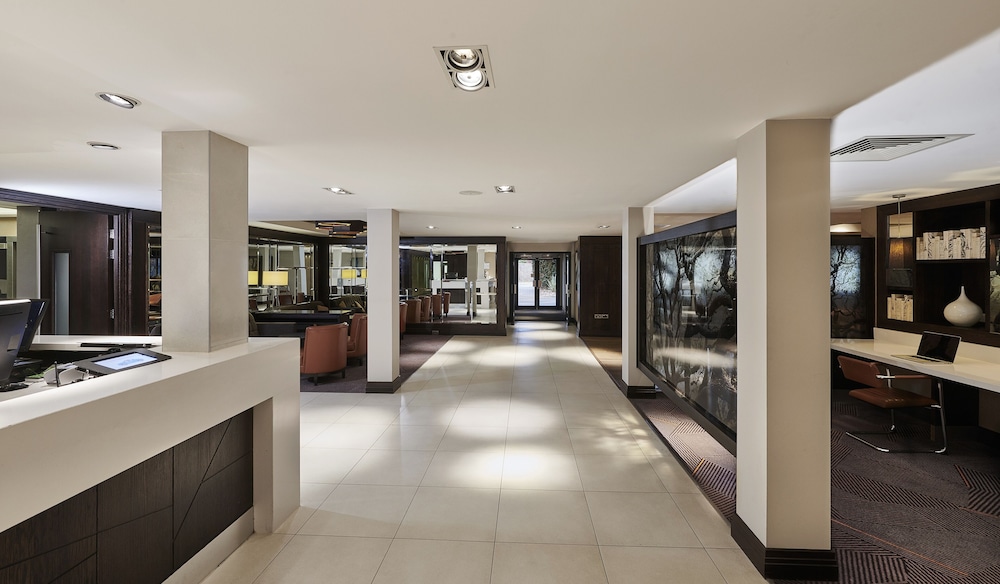 DoubleTree by Hilton Hotel London - Ealing 3