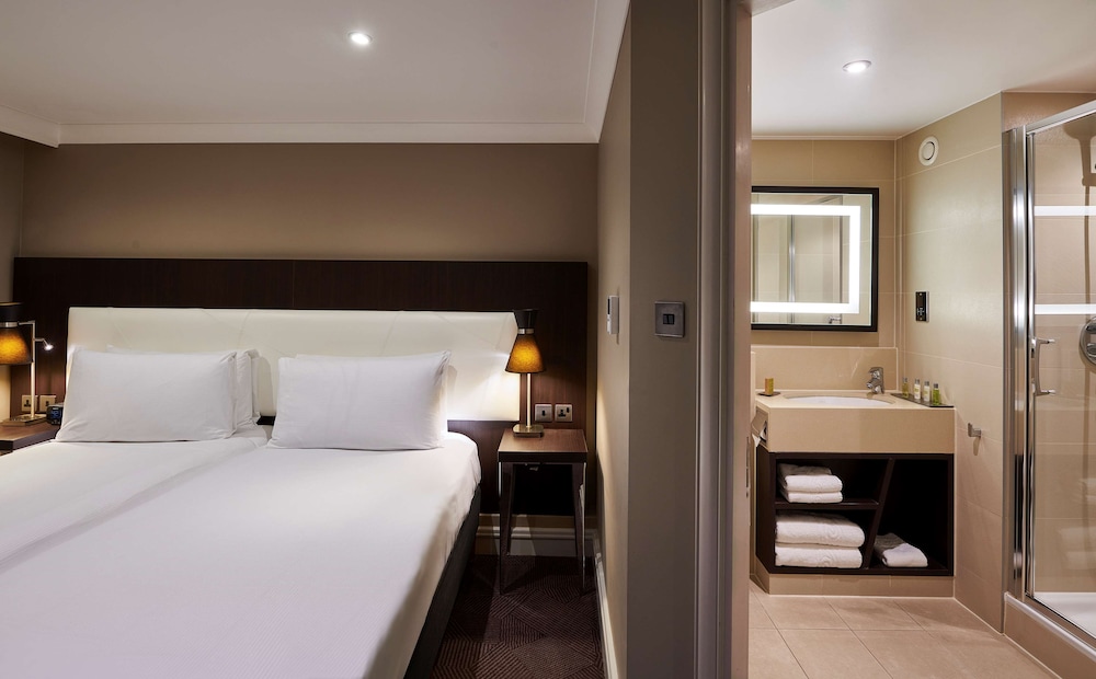 DoubleTree by Hilton Hotel London - Ealing 23