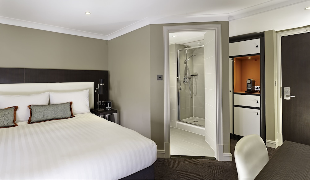 DoubleTree by Hilton Hotel London - Ealing 6
