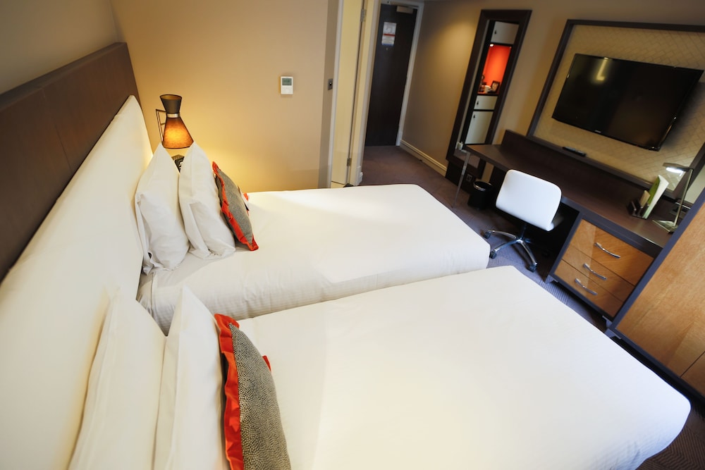 DoubleTree by Hilton Hotel London - Ealing 8