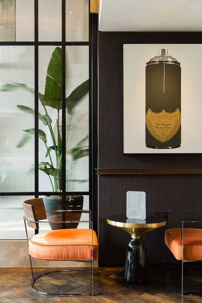 Athenaeum Hotel & Residences 2