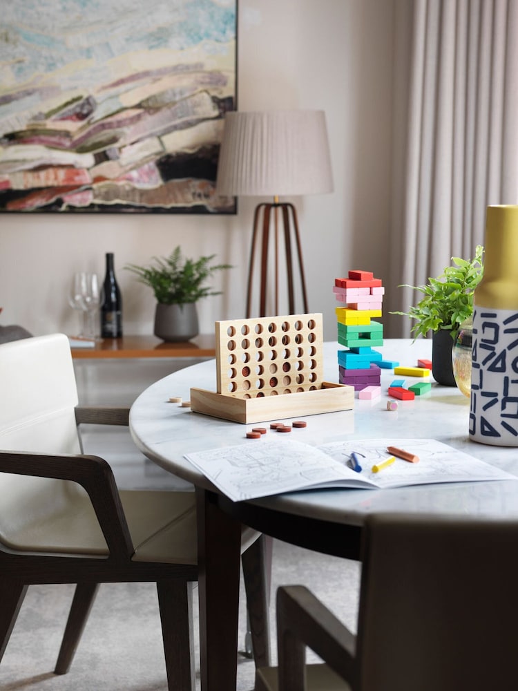 Athenaeum Hotel & Residences 9