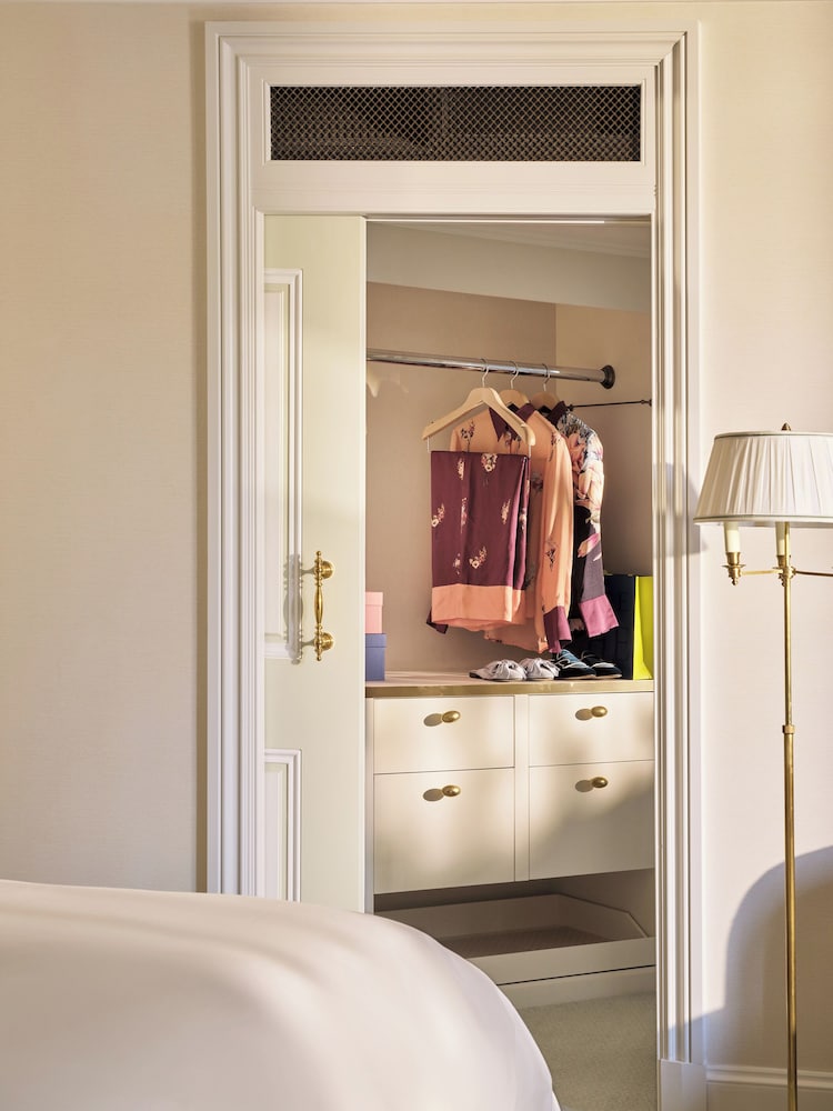 The Dorchester 21