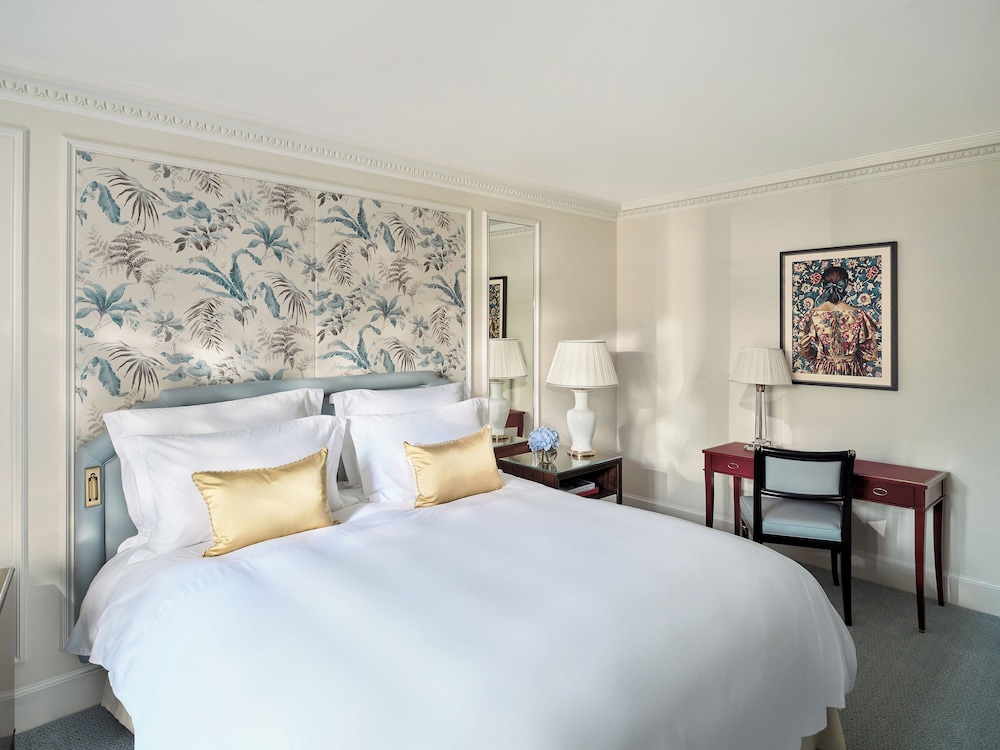 The Dorchester 20