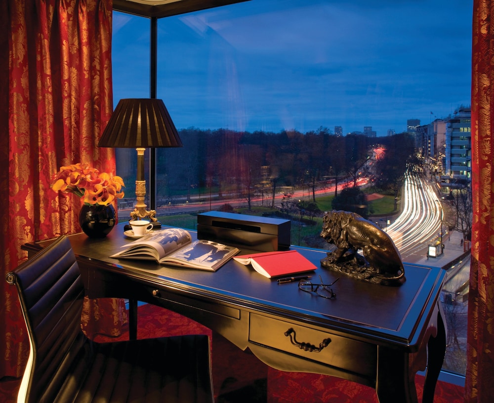 Four Seasons London at Park Lane 11