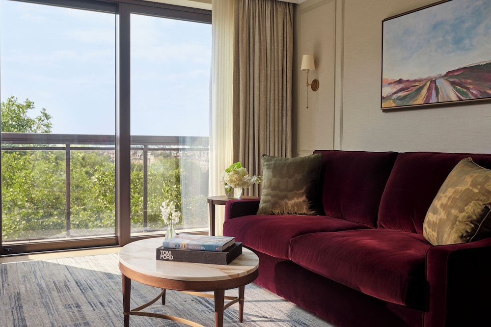 Jumeirah Carlton Tower 15