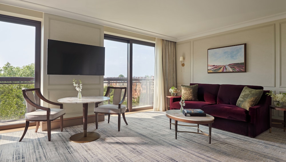 Jumeirah Carlton Tower 24