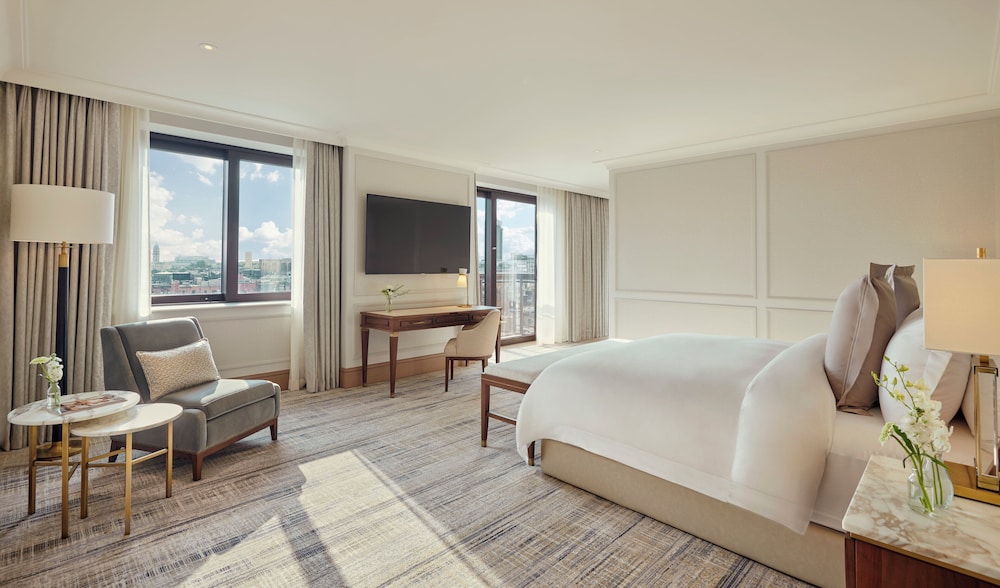Jumeirah Carlton Tower 11