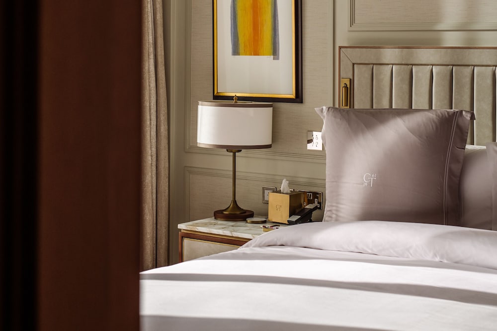 Jumeirah Carlton Tower 19