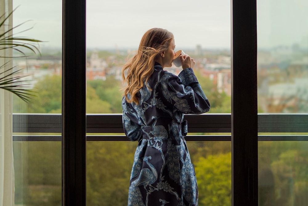 Jumeirah Carlton Tower 16