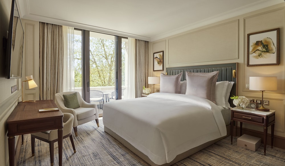 Jumeirah Carlton Tower 6