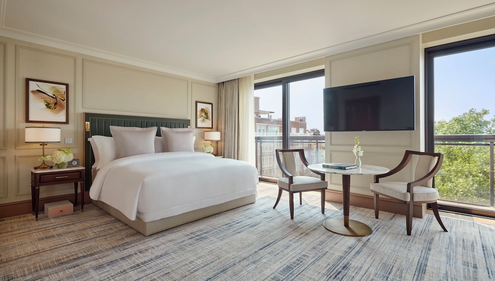 Jumeirah Carlton Tower 22