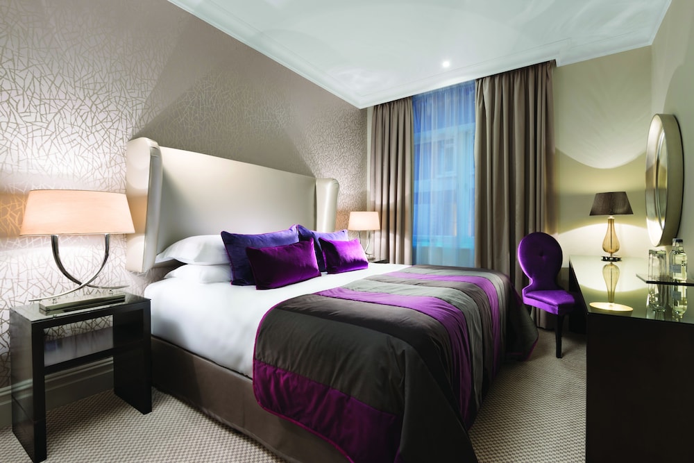 Taj 51 Buckingham Gate Suites and Residences, London 4