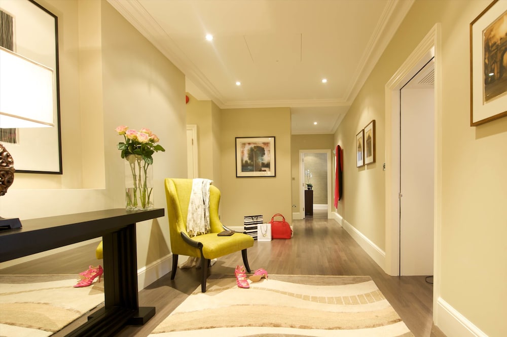 Taj 51 Buckingham Gate Suites and Residences, London 7