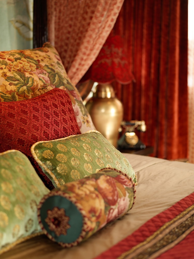 Taj 51 Buckingham Gate Suites and Residences, London 9
