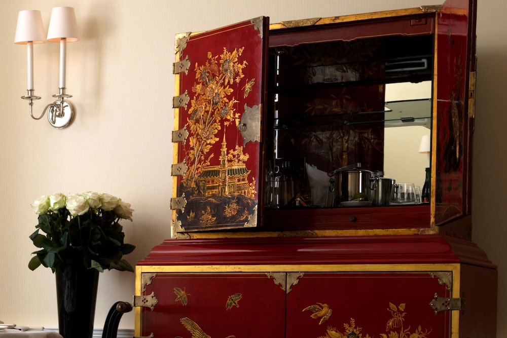 The Connaught 22