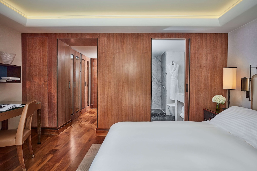 The Connaught 24