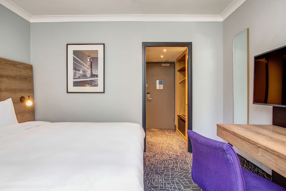 Radisson Hotel & Conference Centre London Heathrow 5