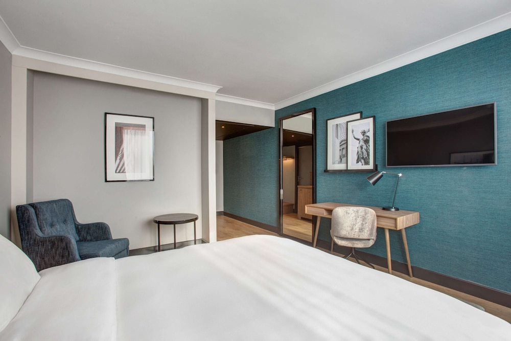 Radisson Hotel & Conference Centre London Heathrow 9