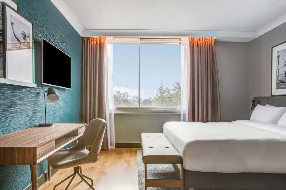Radisson Hotel & Conference Centre London Heathrow 8