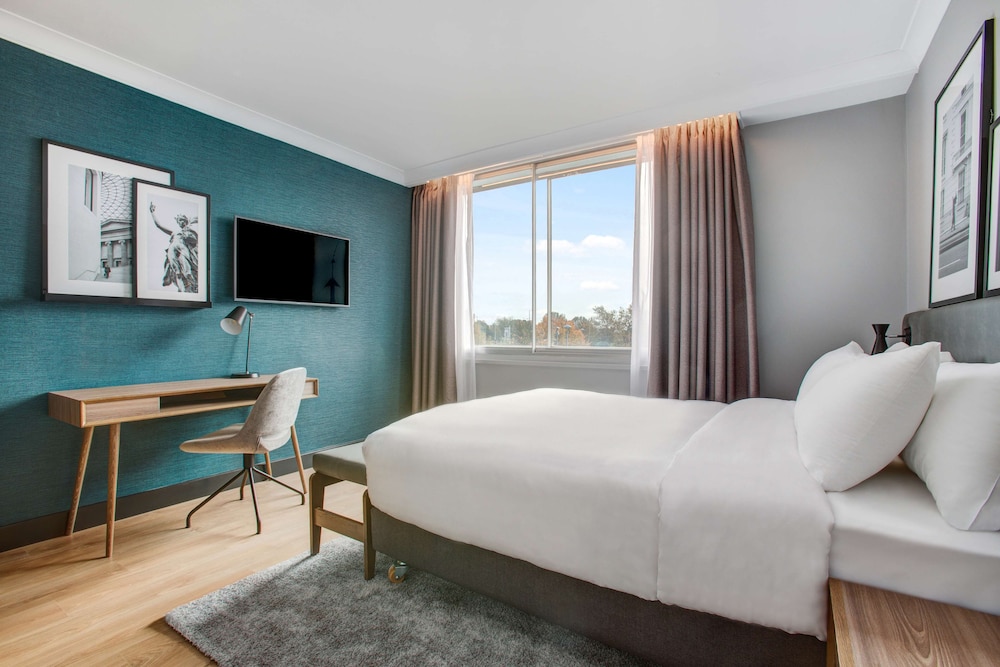 Radisson Hotel & Conference Centre London Heathrow 11