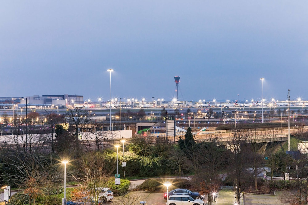 Radisson Hotel & Conference Centre London Heathrow 24