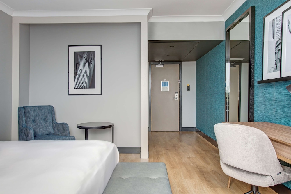 Radisson Hotel & Conference Centre London Heathrow 10