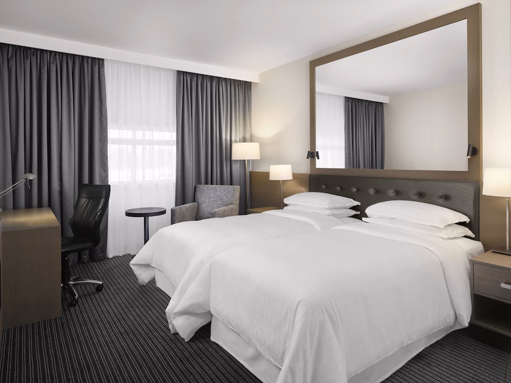 Sheraton Heathrow 6