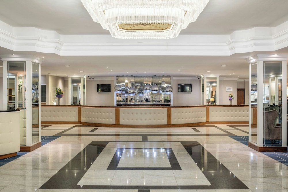 Renaissance London Heathrow Hotel 4