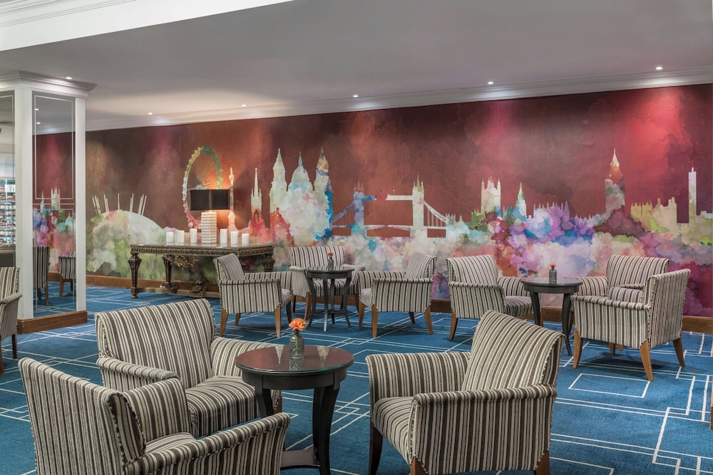 Renaissance London Heathrow Hotel 1