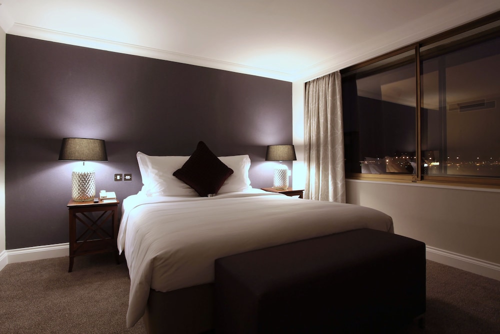 Renaissance London Heathrow Hotel 8