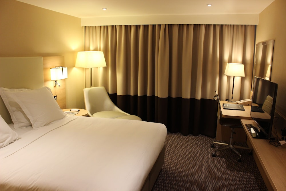 Renaissance London Heathrow Hotel 9