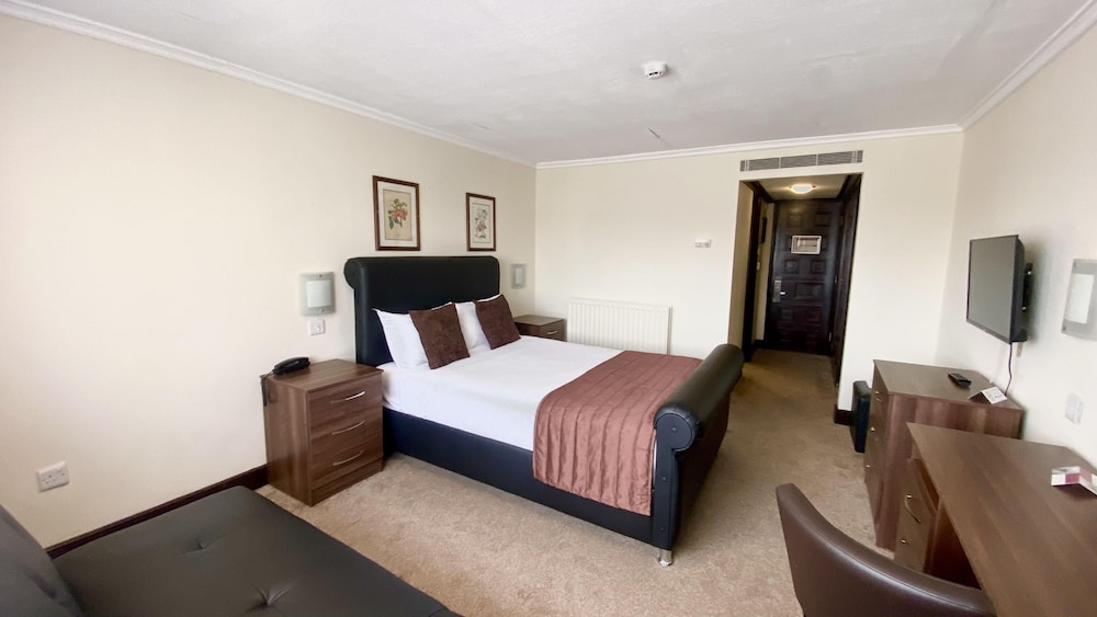 Europa Gatwick Hotel & Spa 10