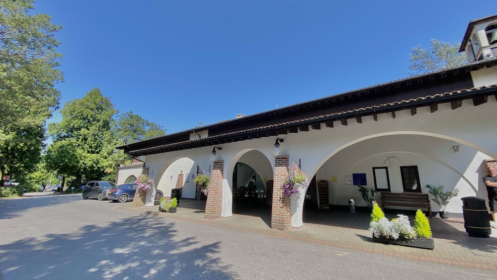 Europa Gatwick Hotel & Spa 1