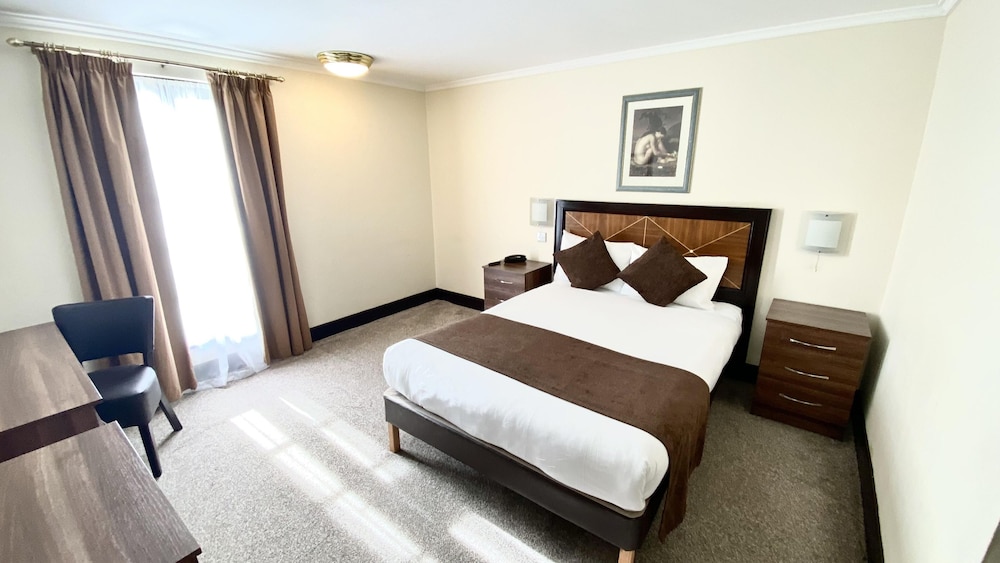 Europa Gatwick Hotel & Spa 4