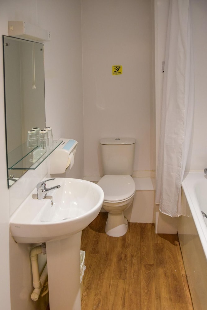 Europa Gatwick Hotel & Spa 23