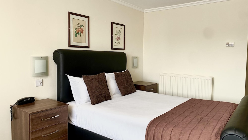 Europa Gatwick Hotel & Spa 7
