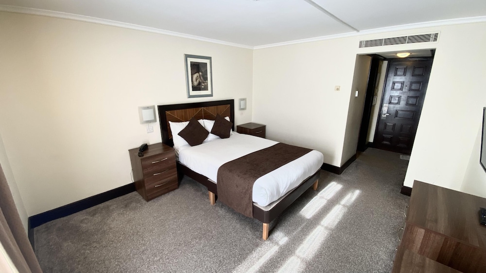 Europa Gatwick Hotel & Spa 6