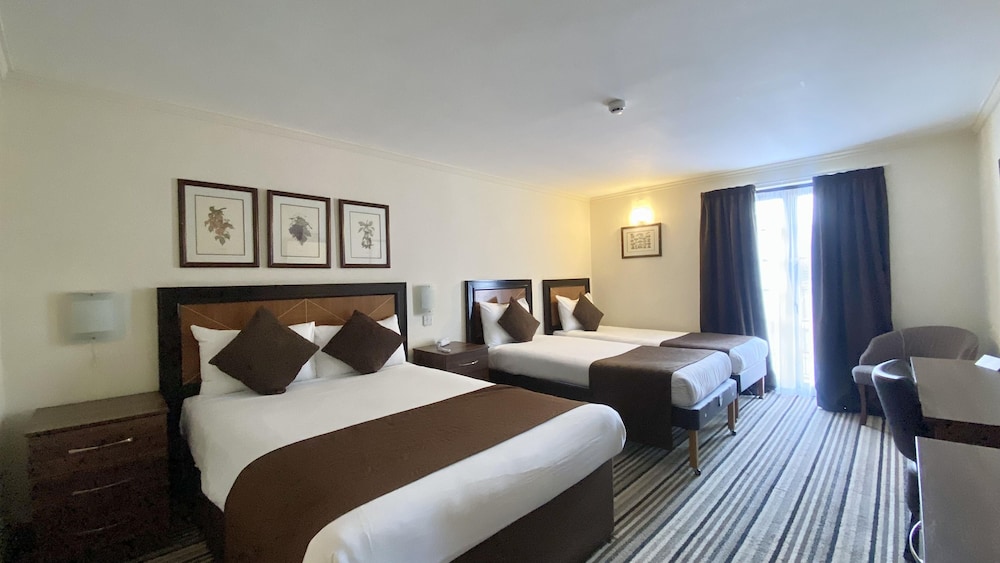 Europa Gatwick Hotel & Spa 12