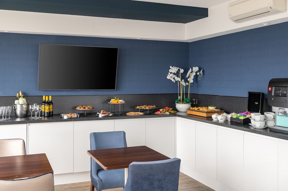 Sofitel London Gatwick 13