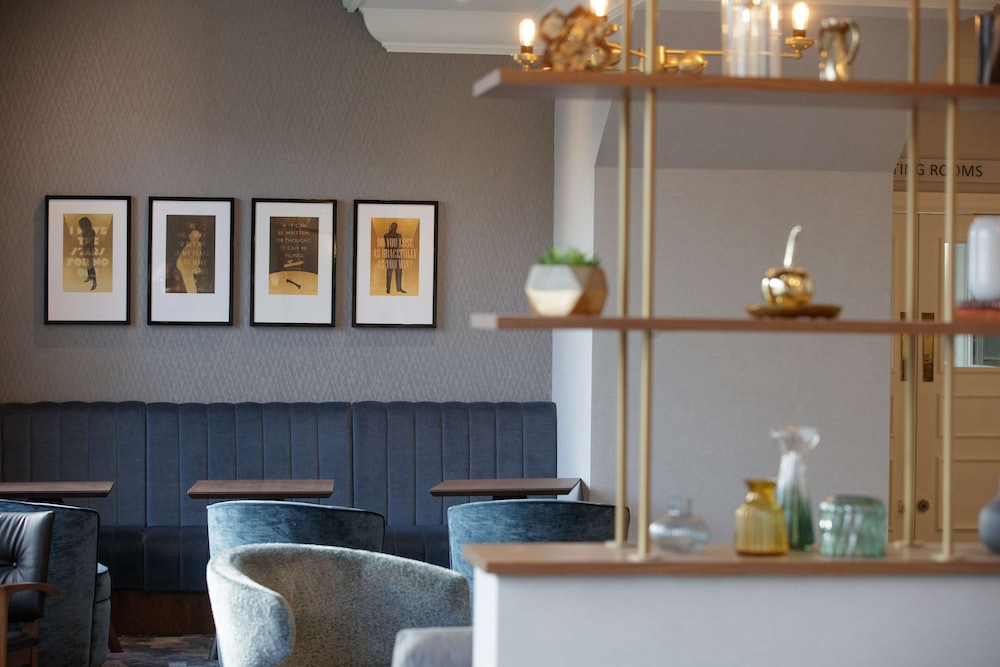 DoubleTree by Hilton London Elstree 9