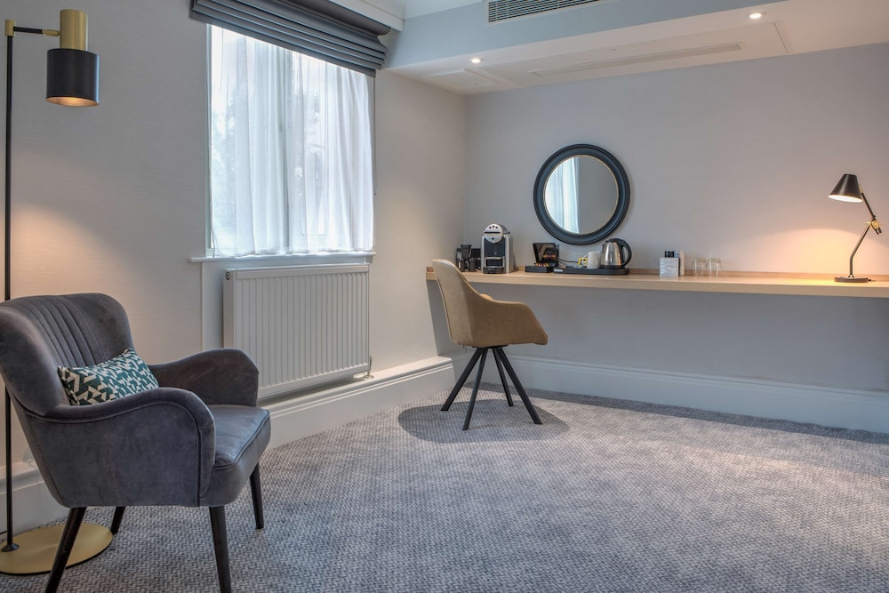 DoubleTree by Hilton London Elstree 13