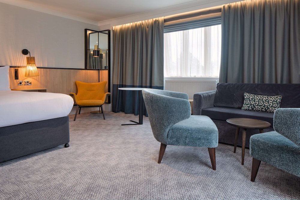 DoubleTree by Hilton London Elstree 12