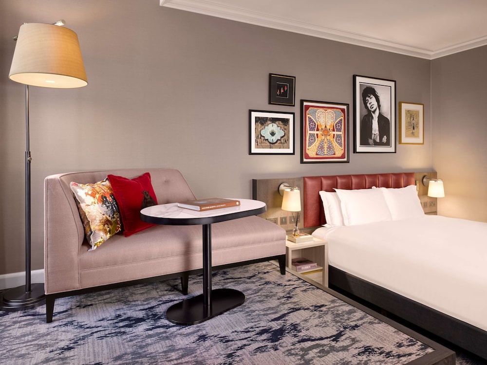 The Trafalgar St. James London, Curio Collection by Hilton 19