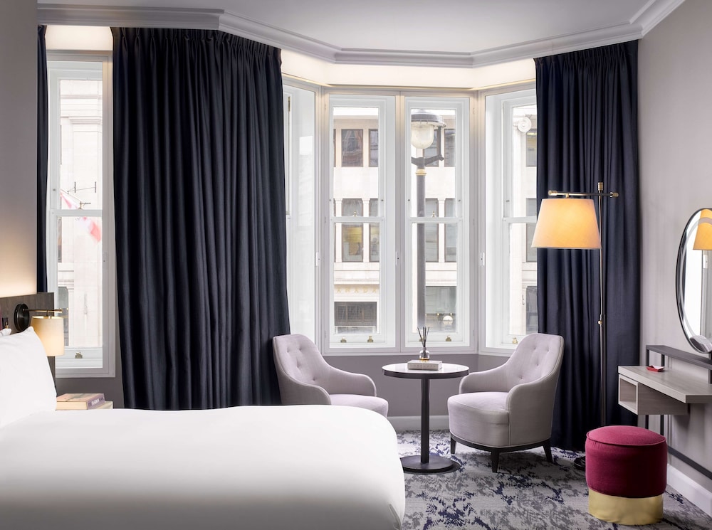 The Trafalgar St. James London, Curio Collection by Hilton 20