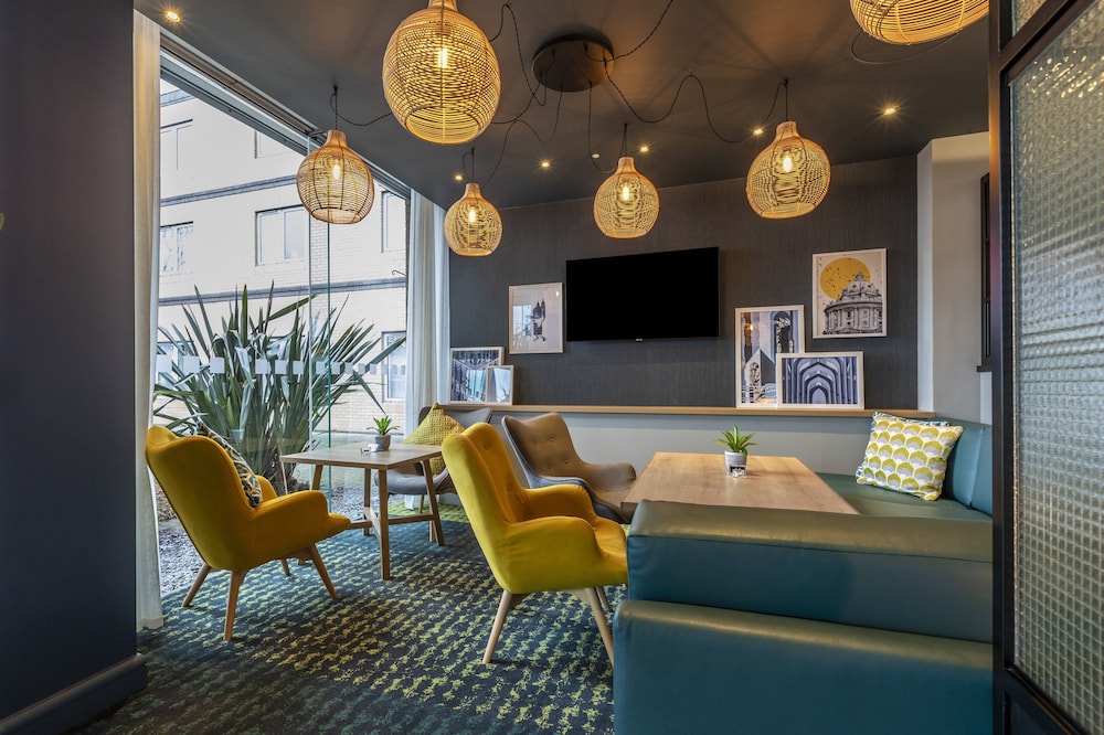 Holiday Inn Oxford 4
