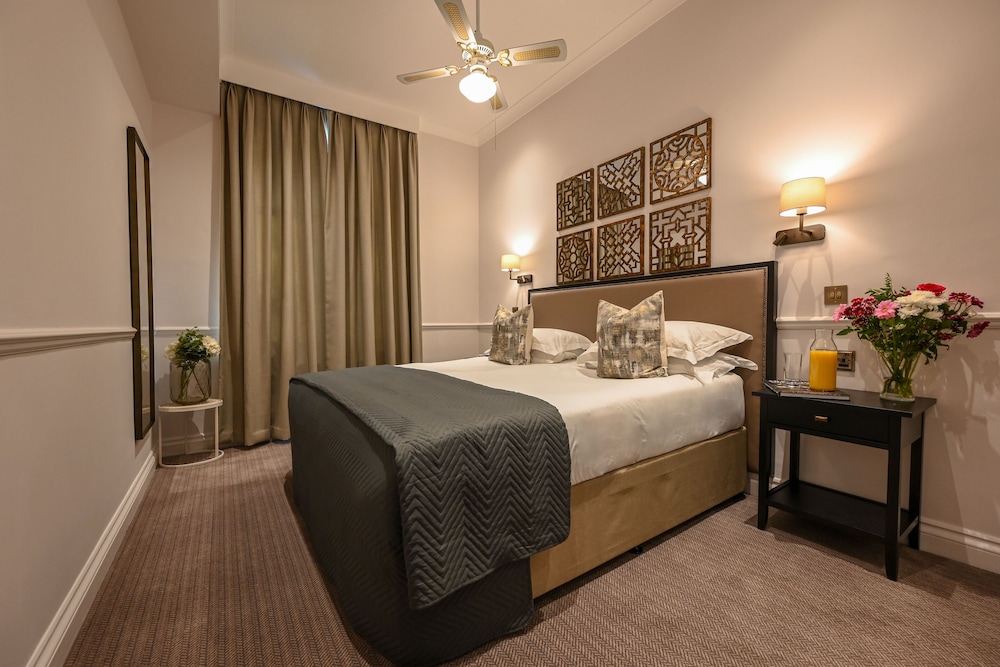 Collingham Serviced Apartments 10