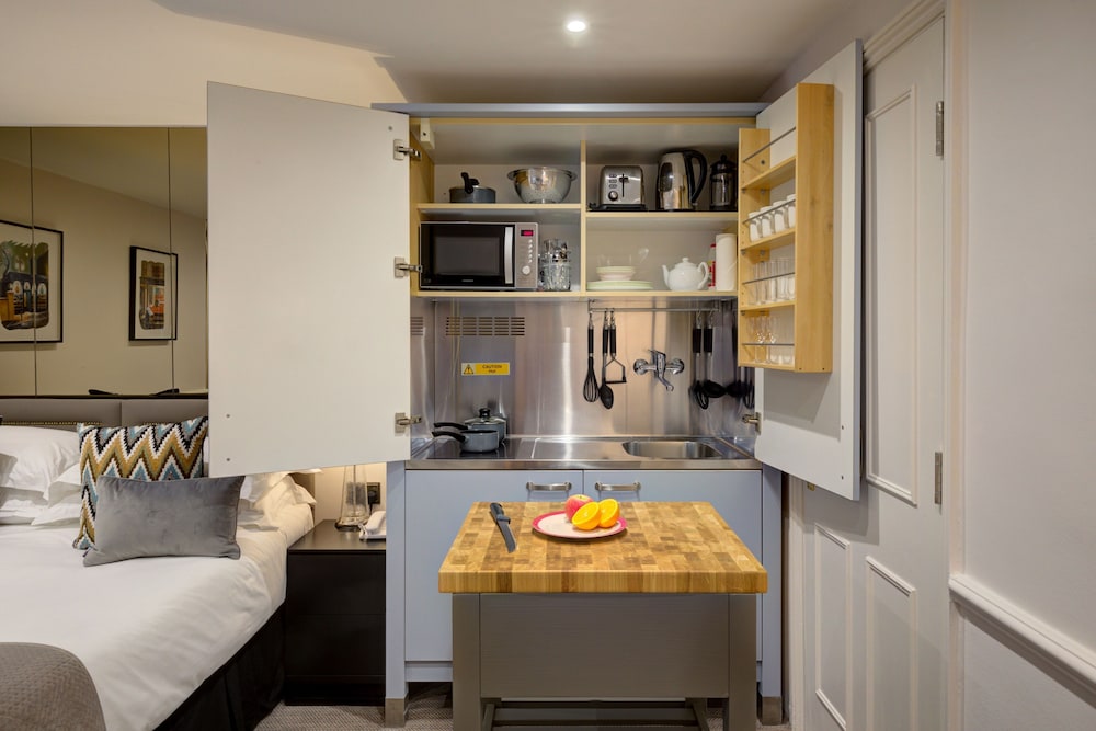 Collingham Serviced Apartments 13