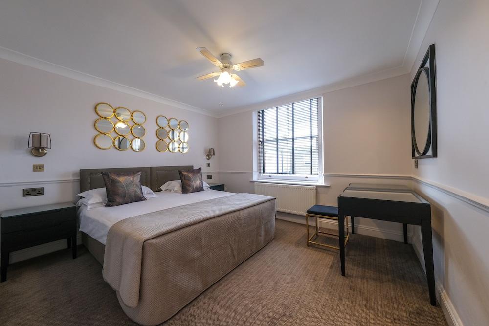 Collingham Serviced Apartments 5