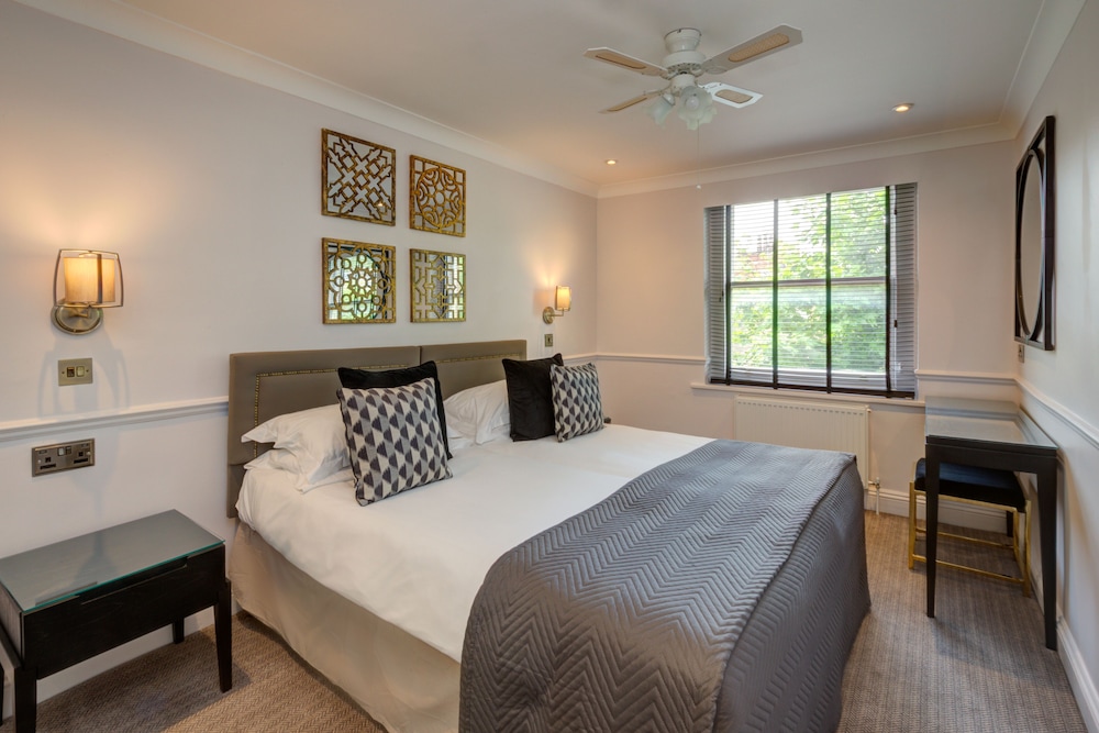Collingham Serviced Apartments 9